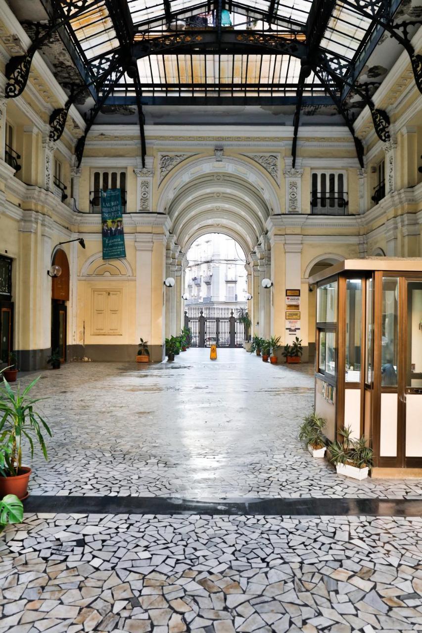 Residenza Napoli Centrale Екстериор снимка