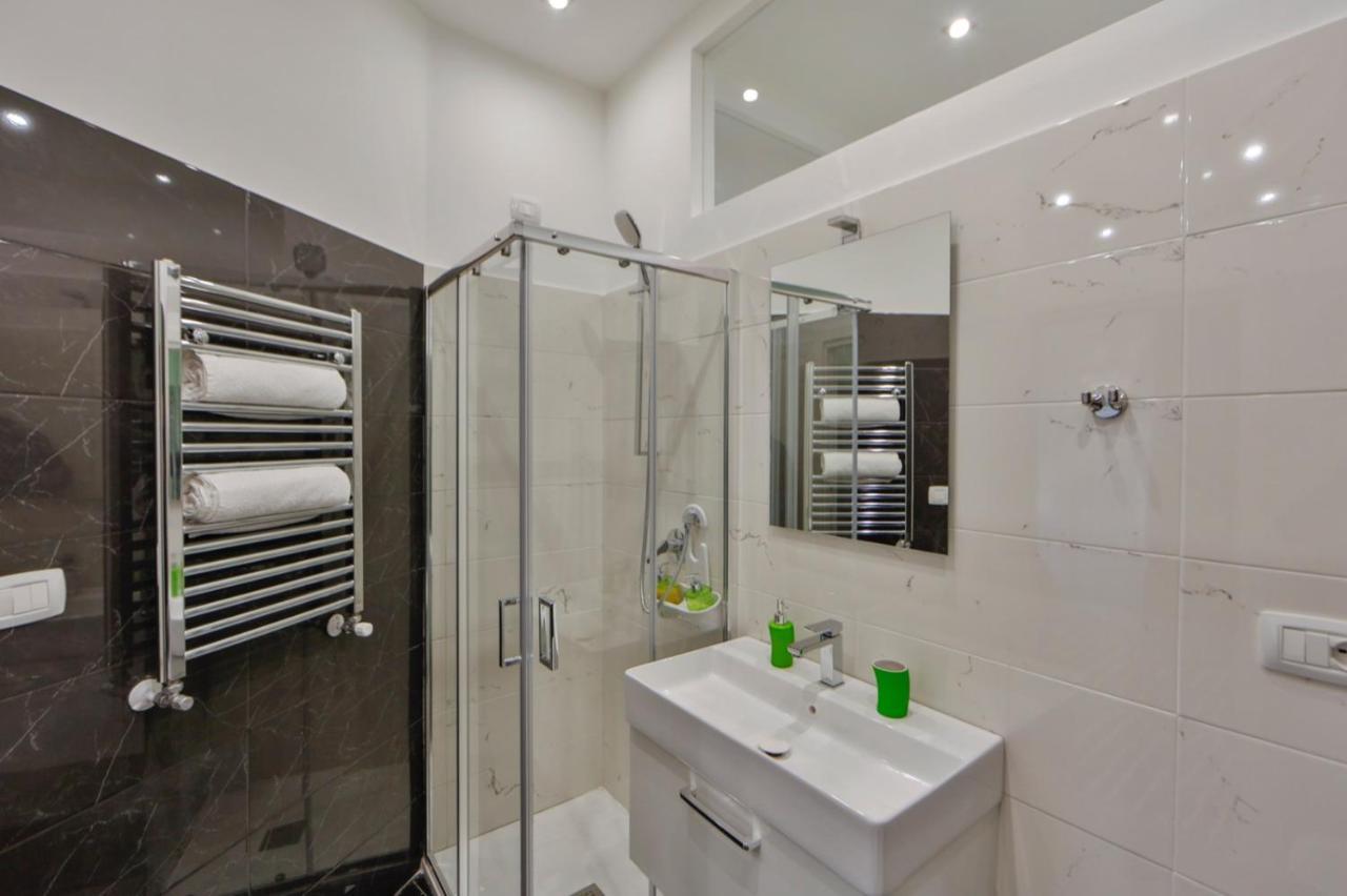 Residenza Napoli Centrale Екстериор снимка